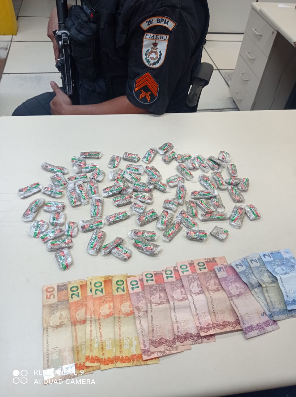 Homem é preso com trouxinhas de maconha no Alto da Serra