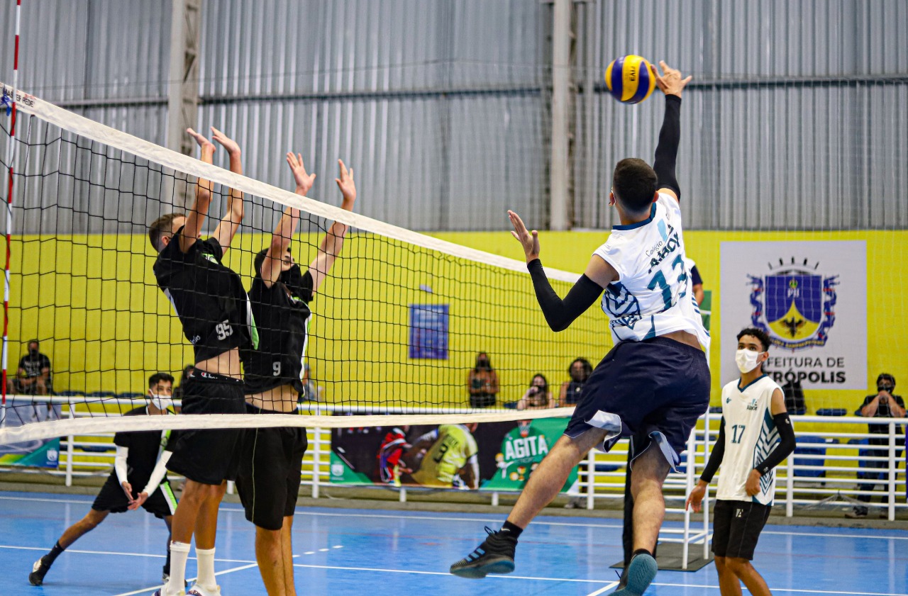 Vôlei é a primeira modalidade em disputa do Jeups neste ano