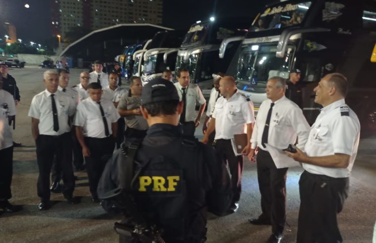 PRF e outros órgãos de segurança realizam operação para escolta de 10 ônibus com torcedores do Flamengo