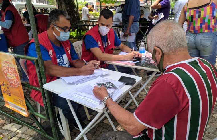 Pit Stop do Novembro Azul atende população masculina na Praça Dom Pedro
