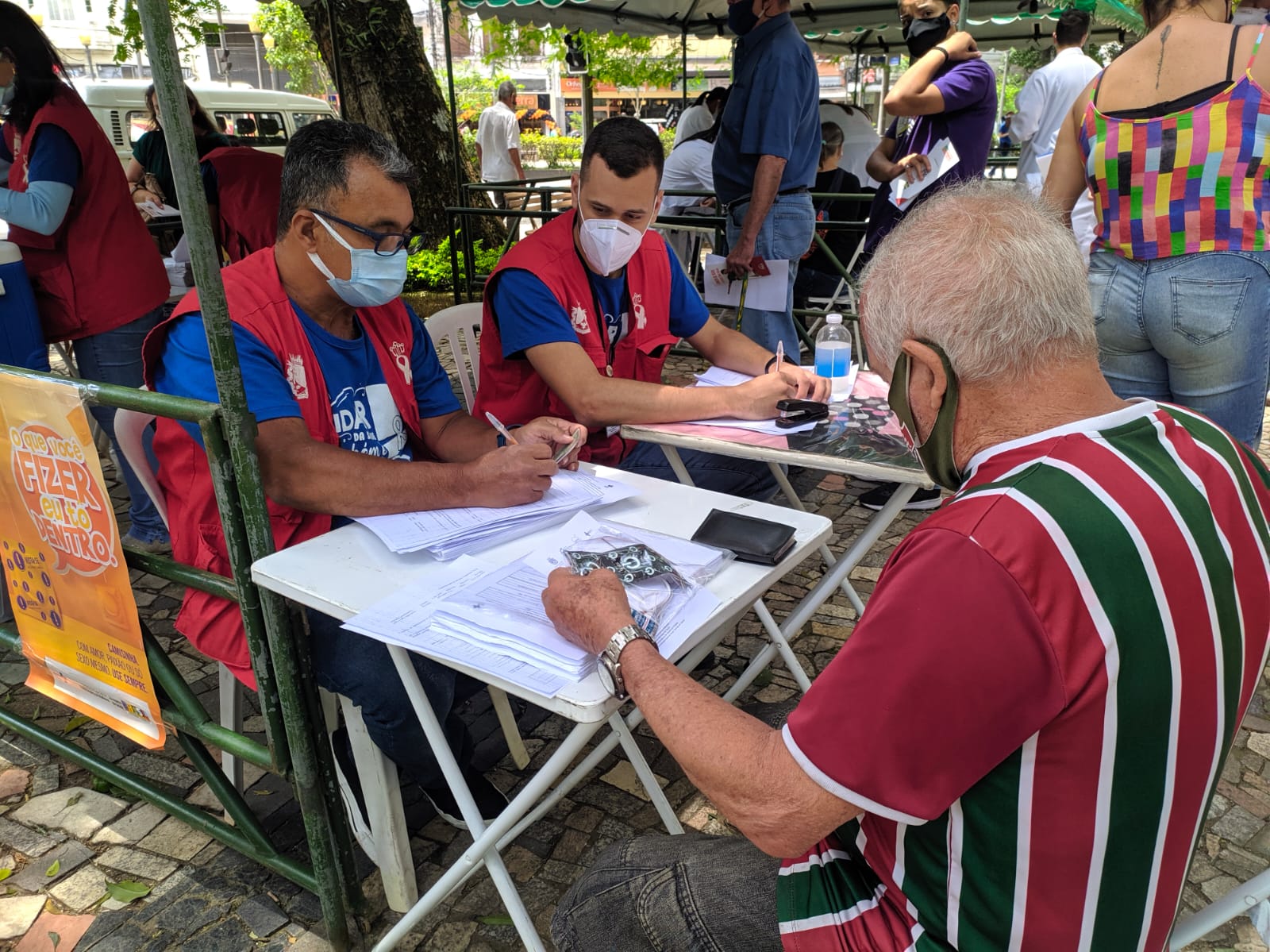 Pit Stop do Novembro Azul atende população masculina na Praça Dom Pedro