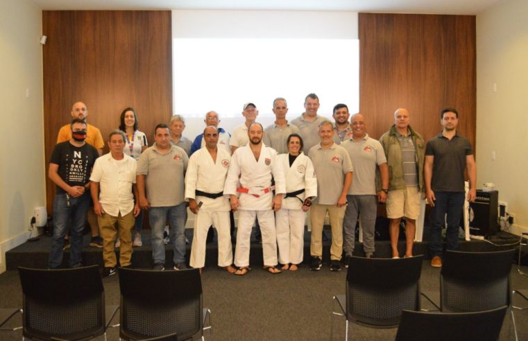 Petrópolis recebe campeão mundial de kata