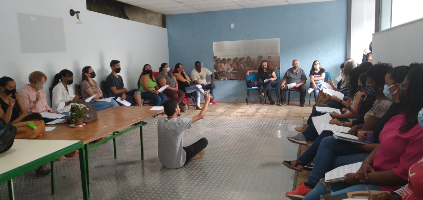 Cinquenta e dois servidores municipais participam de curso de Libras