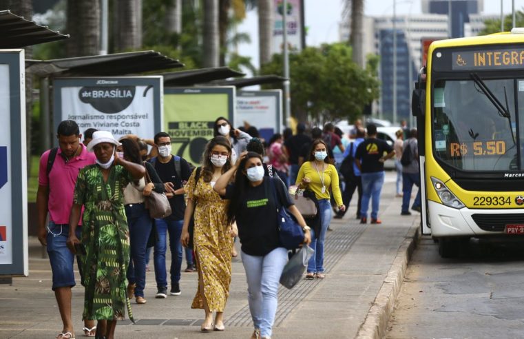 Covid-19: país tem 21,8 milhões de casos e 609,4 mil mortes