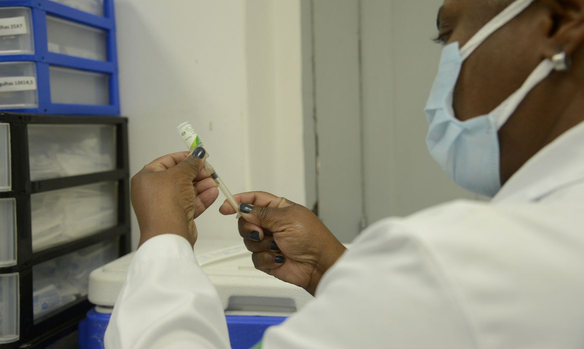 Rio aplicou 12 milhões de doses de vacinas contra a covid-19