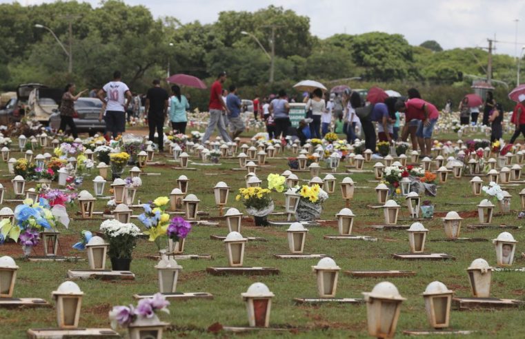 Mais de 500 mil pessoas devem visitar cemitérios no DF