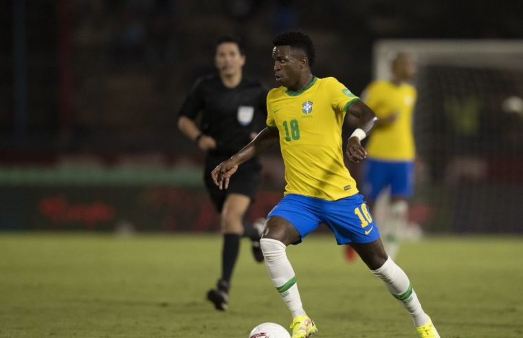 Tite convoca Vinícius Jr para seleção após corte de Firmino por lesão
