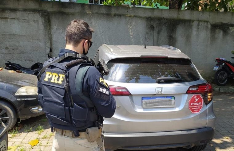 PRF recupera veículo roubado que era usado como clone