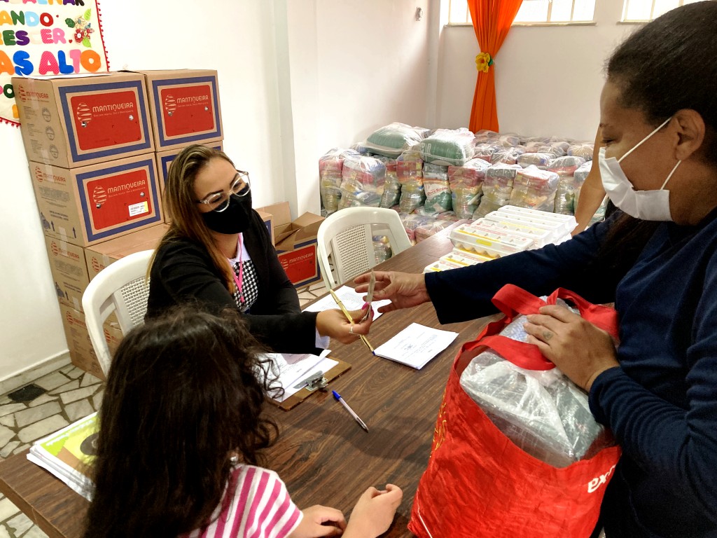 Prefeitura de Teresópolis faz nova distribuição de cestas básicas para famílias assistidas pelo Desenvolvimento Social e instituições