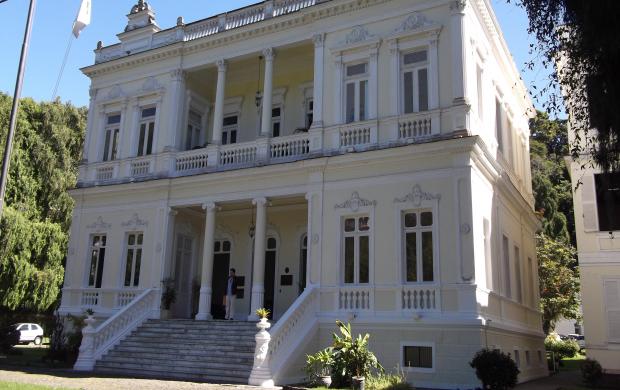 Prefeitura realiza recarga do cartão do Programa Merenda Certa
