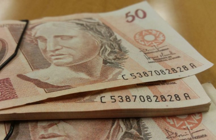 Salário mínimo passa a ser de R$ 1.212 a partir de hoje