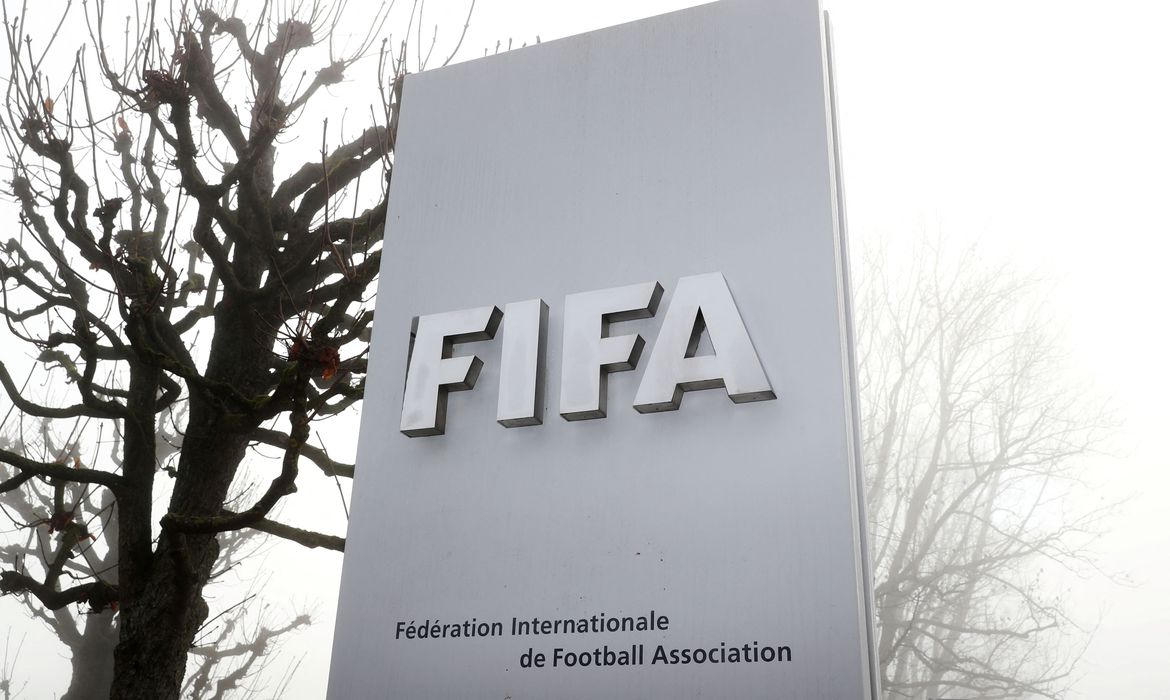 Copa do Mundo bienal arrecadaria U$ 4,4 bi extras, diz Fifa