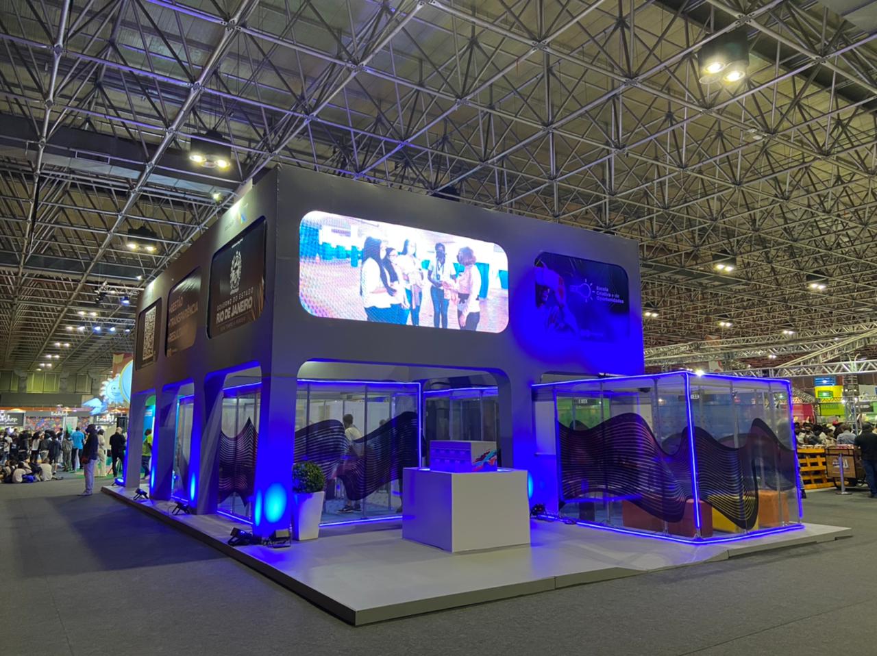 Secretaria mostra na Bienal do Livro tecnologias para o próximo ano letivo