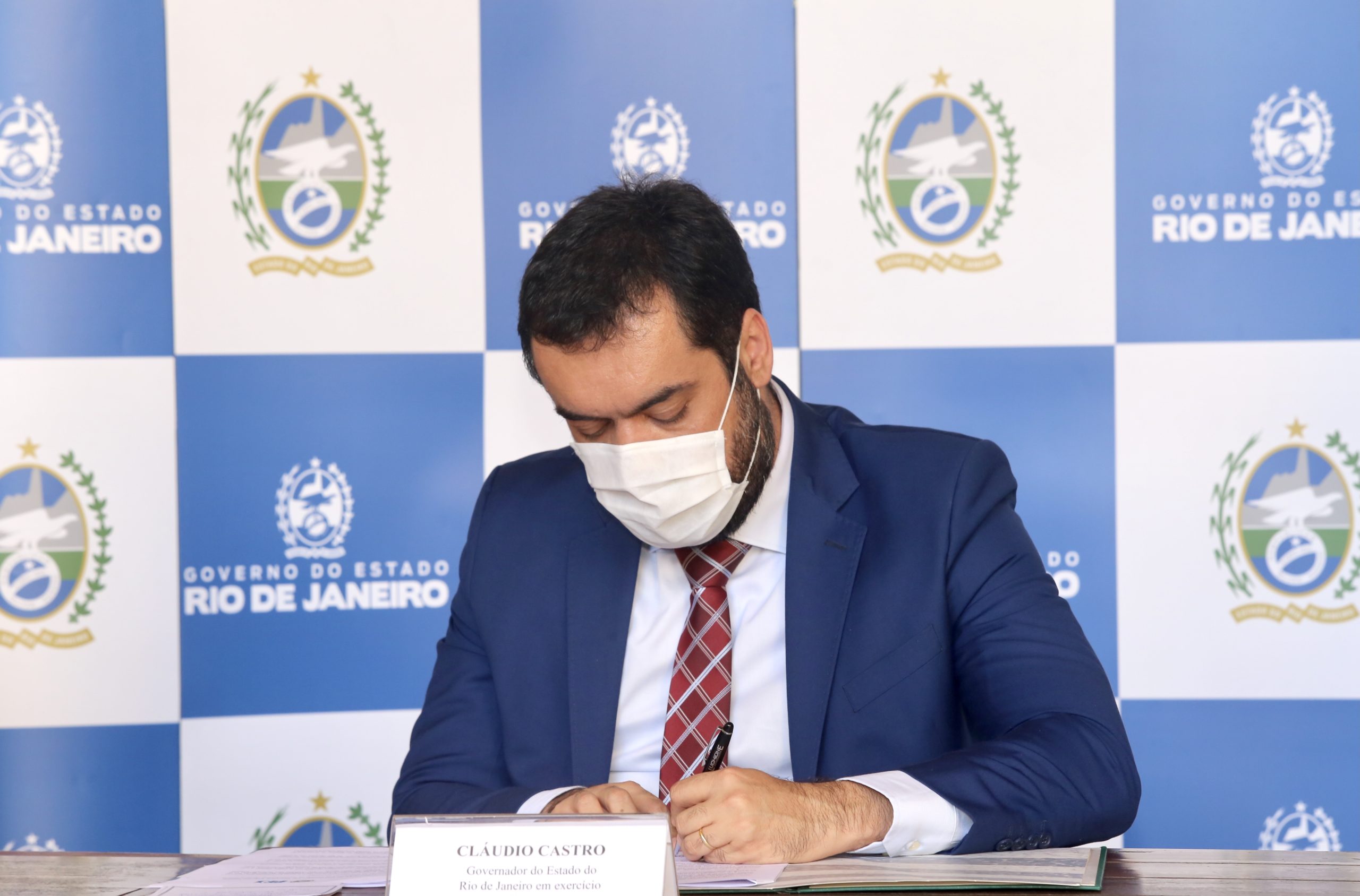 Governador sanciona lei que prorroga validade do SuperaRJ até 2022