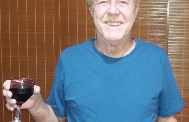 Morre comentarista de Carnaval Roberto Zanata