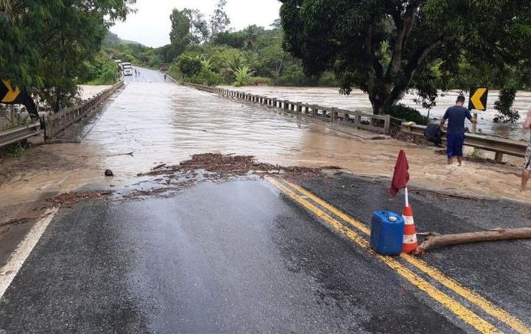 Chega a sete o número de mortos no sul Bahia por causa das chuvas