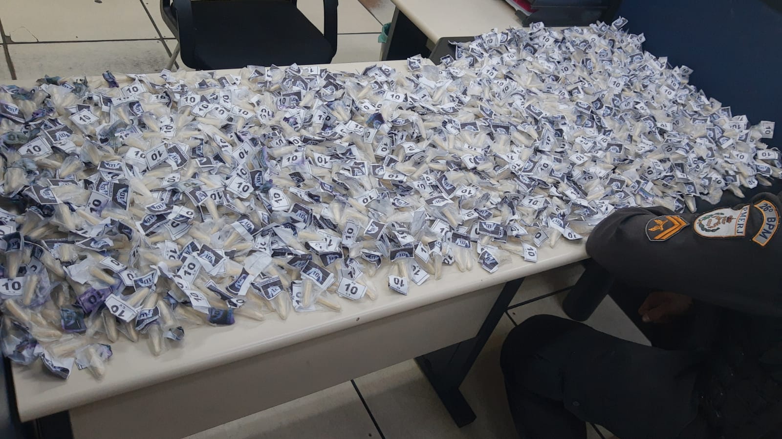 PM apreende mais de 1.600 pinos de cocaína no Duarte da Silveira