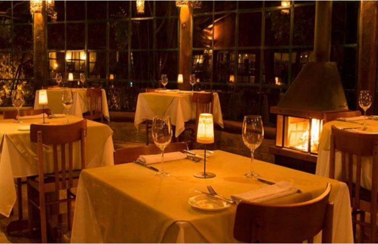 Hotéis e restaurantes movimentados para as festas de final de ano