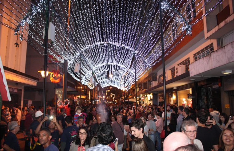 Casa do Papai Noel abre ao público nesta sexta e Túnel de Luz estreia no sábado