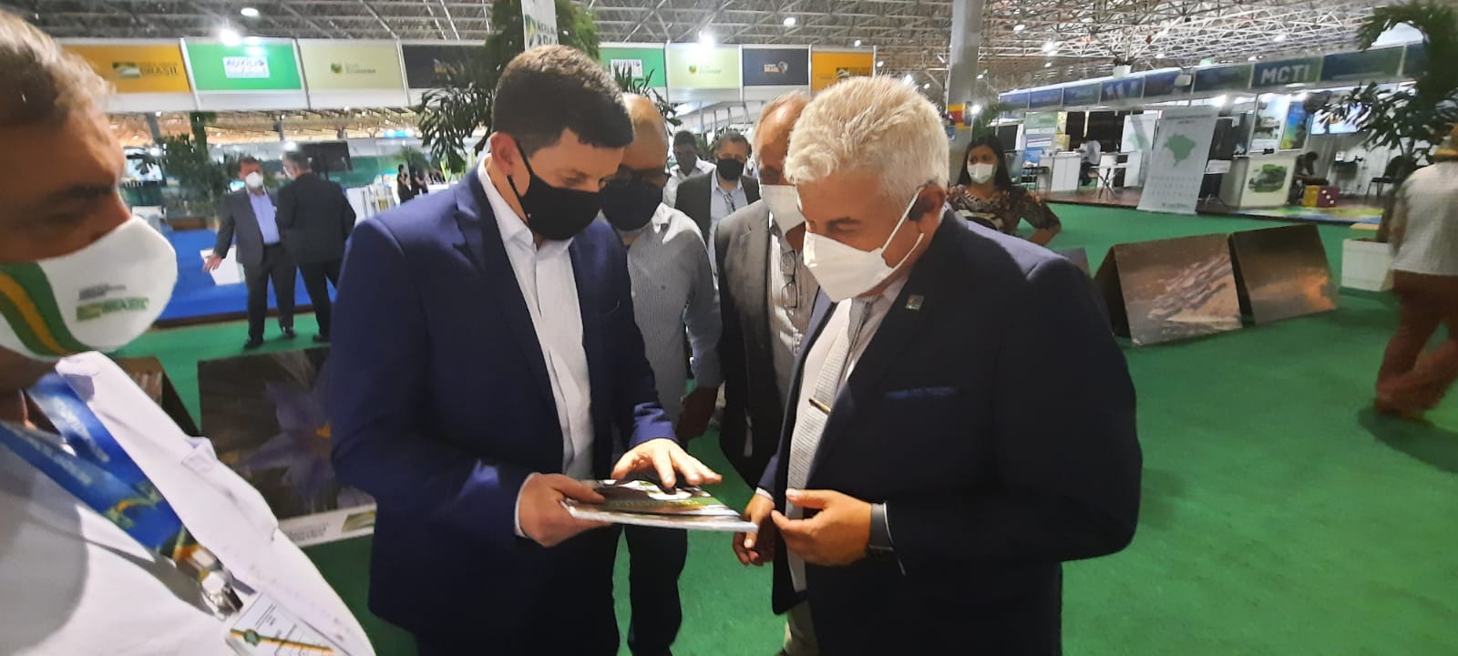 Prefeito apresenta em Brasília projeto de tecnologia para a rede municipal de ensino