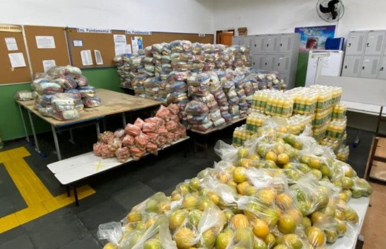 Secretaria de Educação de Três Rios realiza entrega de kit de alimentação escolar