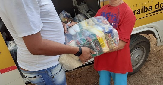 Prefeitura de Paraíba do Sul entrega 3.593 cestas básicas