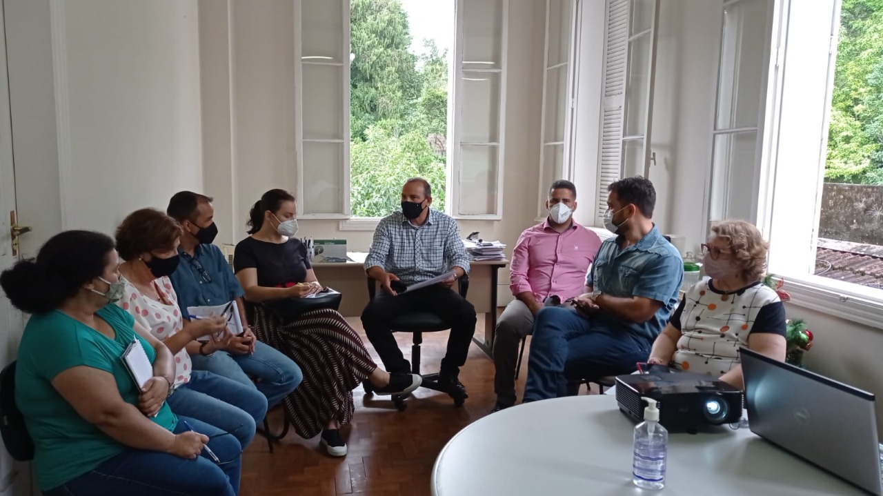 Prefeitura de Petrópolis formaliza elaboração do Plano Diretor de Turismo com a UFRRJ
