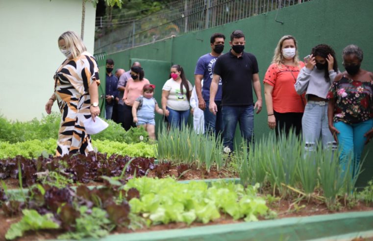 Prefeitura inaugura horta na Escola Municipal Santa Terezinha