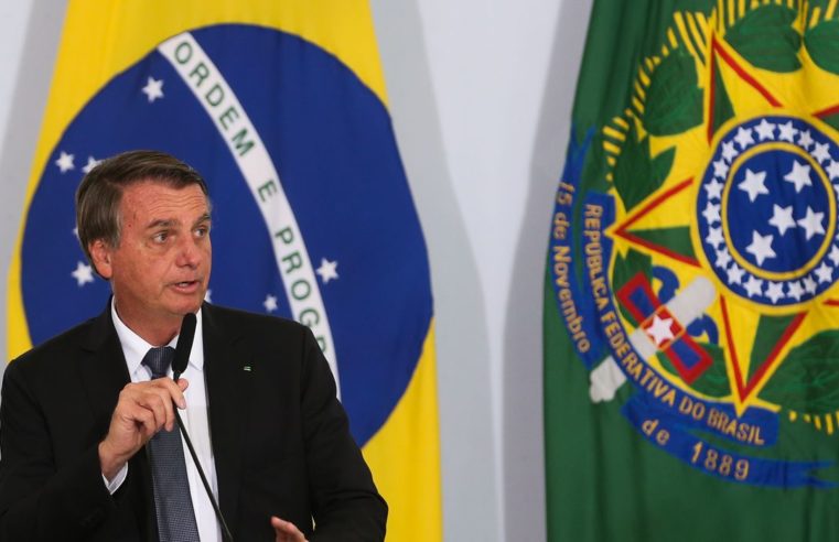Presidente regulamenta auxílio gás e Programa Alimenta Brasil