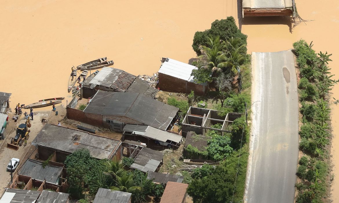 Sobe para sete número de mortos no sul Bahia por causa das chuvas