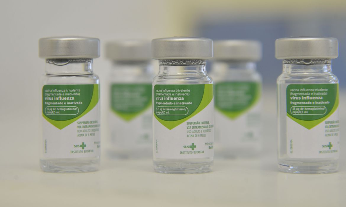 Petrópolis recebe 2.200 doses de vacina contra Influenza nesta quarta-feira (15)