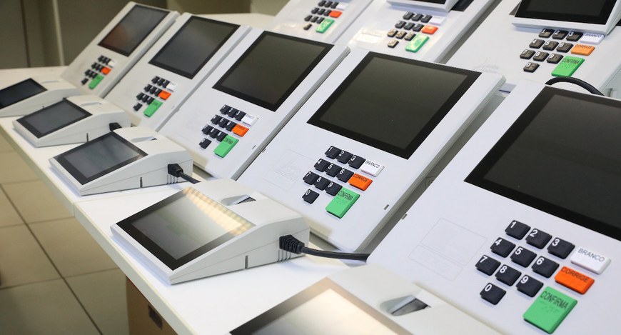 TSE apresenta novo modelo de urna eletrônica para eleições de 2022