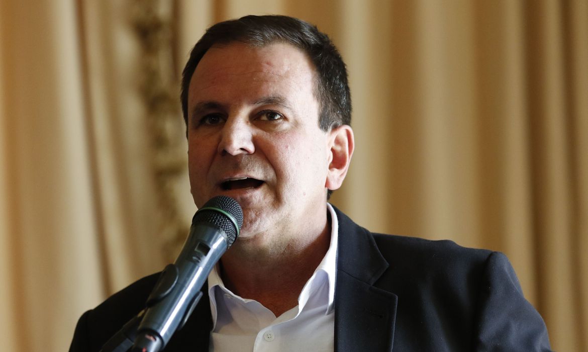 Taxa de positividade nos testes de covid aumentou no Rio, diz prefeito