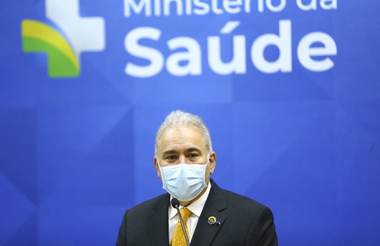 Crianças terão doses de vacina se forem incluídas no PNI, diz ministro