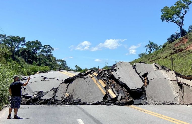 Mais de 100 pontos de rodovias de Minas Gerais seguem interditados