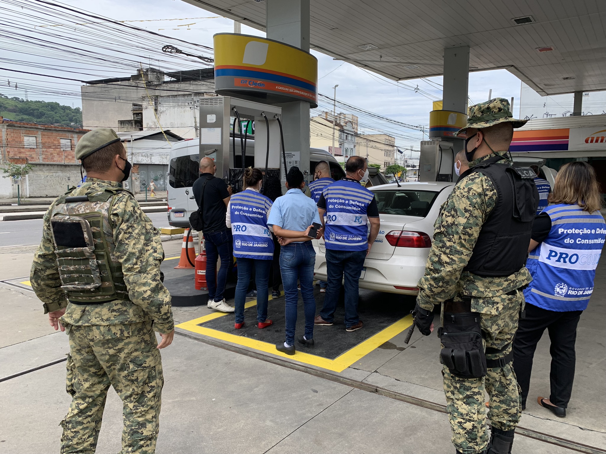 Procon-RJ lacra bombas de combustíveis em operação de fiscalização em todo estado