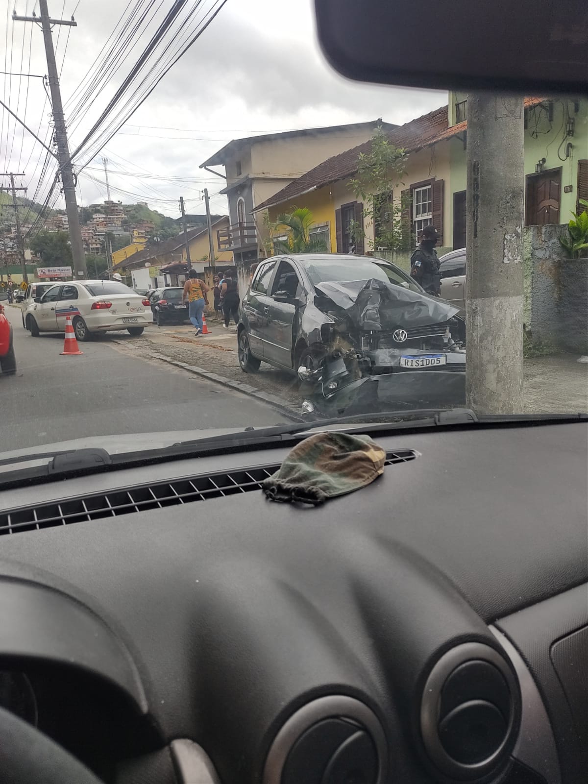 Dois idosos ficam feridos em acidente de carro em Cascatinha
