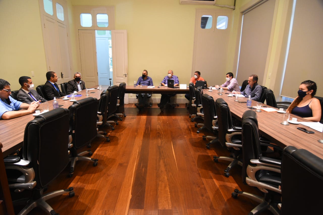 Andamento das obras no Palácio de Cristal, Theatro Dom Pedro e Casa de Santos Dumont é discutido em reunião com a CEF