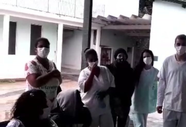 Funcionários do HCC fazem paralisação cobrando pagamento dos salários. Hospital culpa rackeamento do site do Ministério da Saúde pelos atrasos