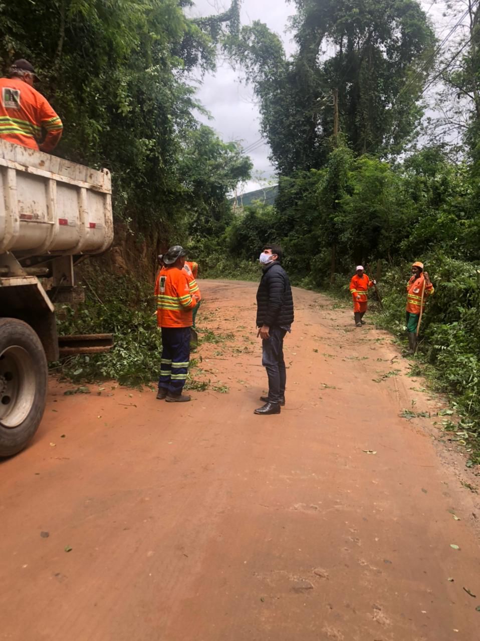 Equipes do DER-RJ atuam nos estragos causados pela chuva
