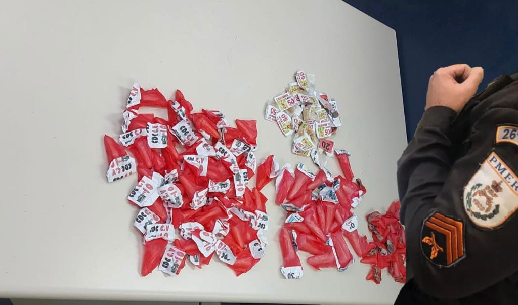 Denúncia leva PM a apreender cocaína e crack no Quitandinha