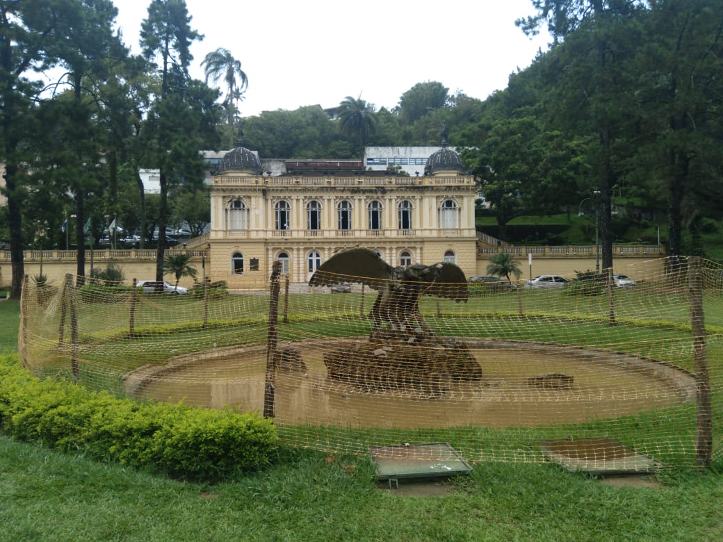 Pela segunda vez, licitação da reforma do monumento da Praça da Águia não tem interessados