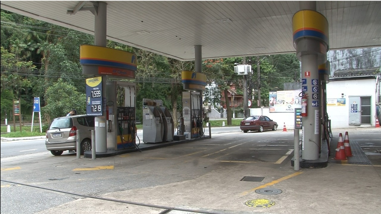 Preparem os bolsos: ano começa com novo aumento dos combustíveis. Gasolina pode chegar a R$8 o litro em Petrópolis