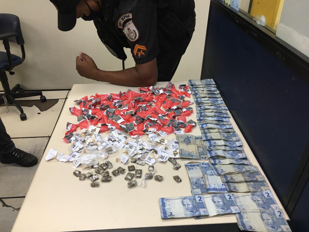 Operação policial apreende cocaína, crack e maconha no Quitandinha