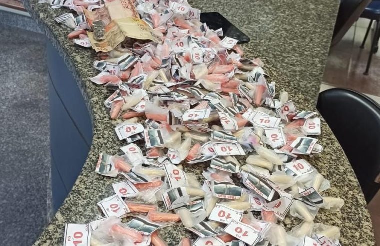 Polícia Militar apreende 750 cápsulas de cocaína no Bonfim, em Petrópolis