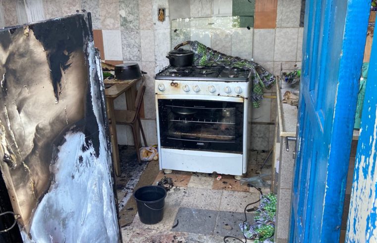 Homem coloca fogo na casa de uma mulher após cobrar dívida