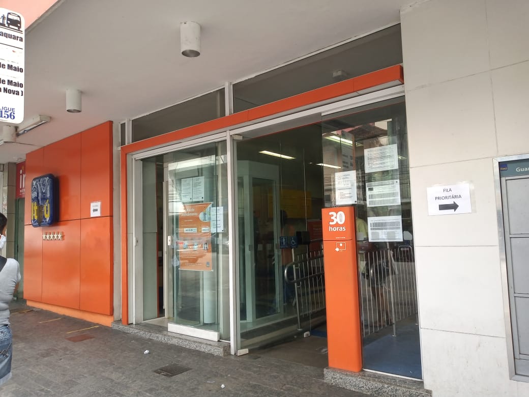Sindicato dos Bancários pede reforço nas medidas de prevenção à covid-19, só este ano mais de 100 trabalhadores testaram positivo para a doença