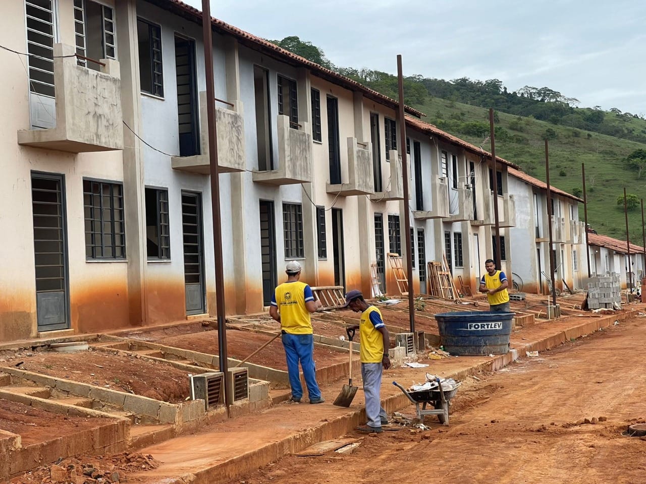 Governo do estado investe mais de R$ 350 milhões em retomada de obras por todo o estado
