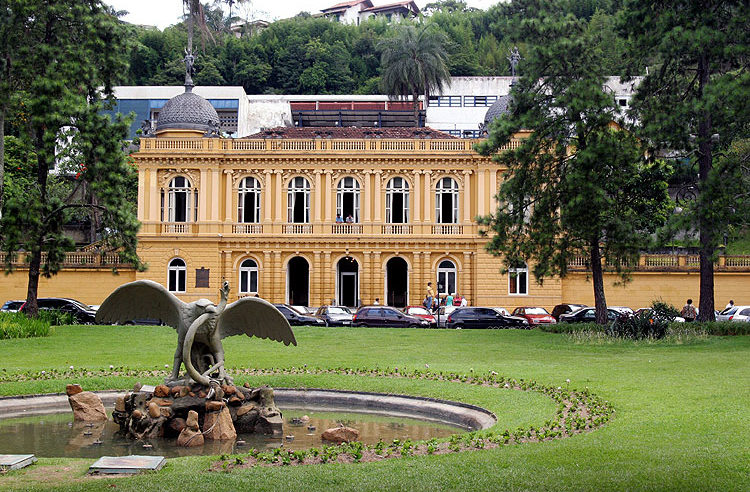 Vereadores de Petrópolis defendem auxílio financeiro para mulheres em situação de violência doméstica e vulnerabilidade social