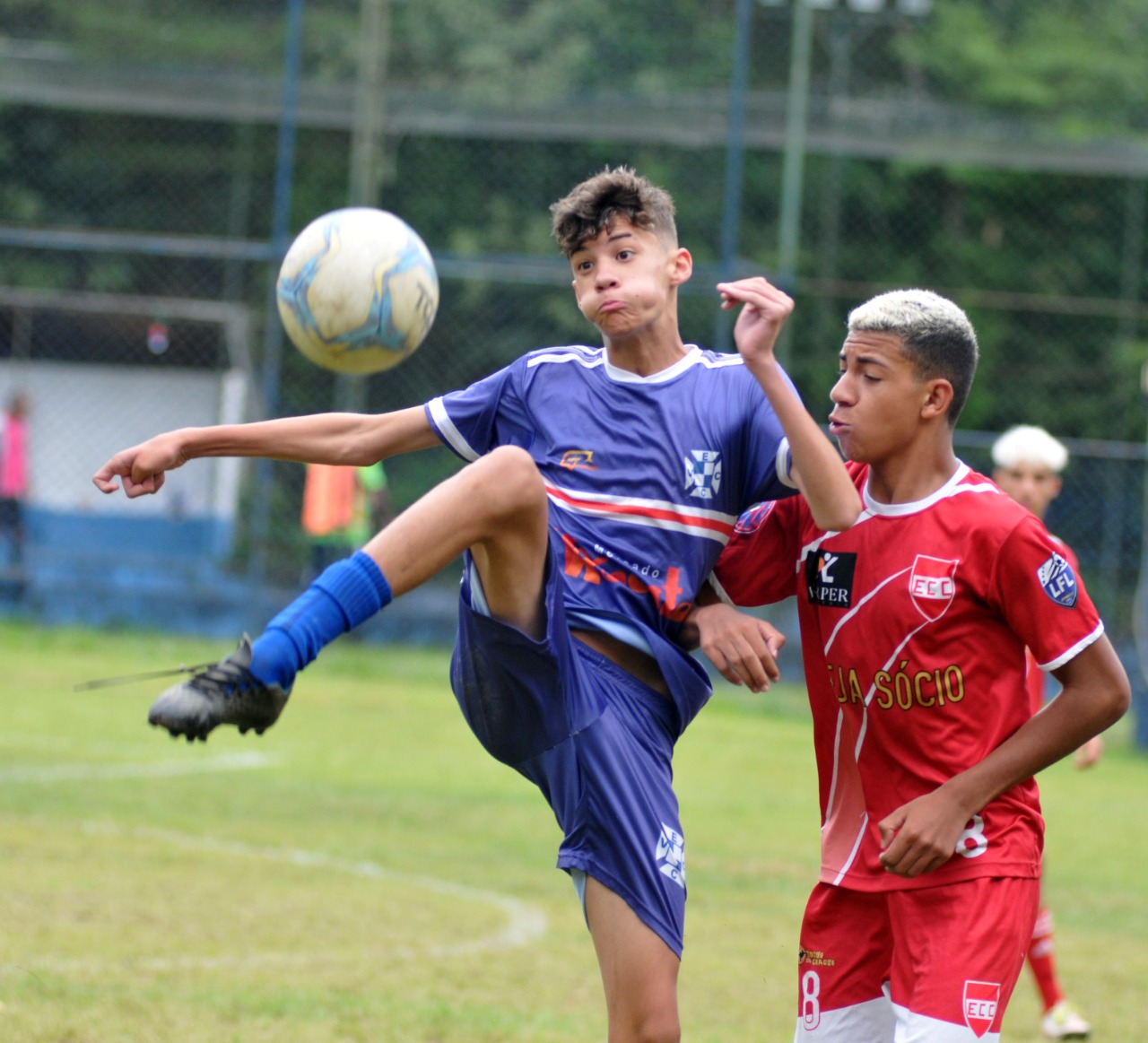 Primeiro jogo das semifinais têm goleadas e vantagem para equipes que jogaram fora de casa no Futebol de Campo